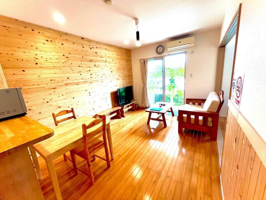 お子様連れ&動物好き大歓迎！産みたての卵を収穫体験できる宿 Nanjo Exterior photo