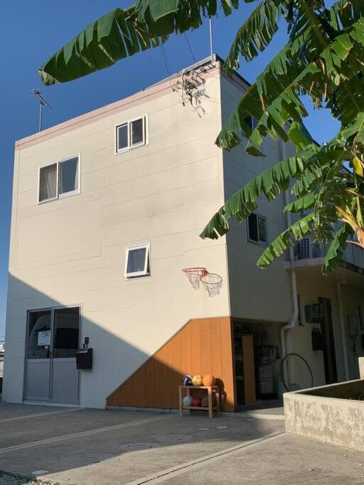 お子様連れ&動物好き大歓迎！産みたての卵を収穫体験できる宿 Nanjo Exterior photo